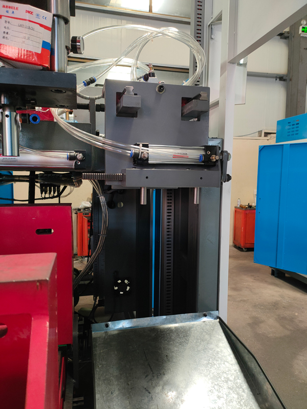 Ключевые факторы, влияющие на скорость производства выдувной машины