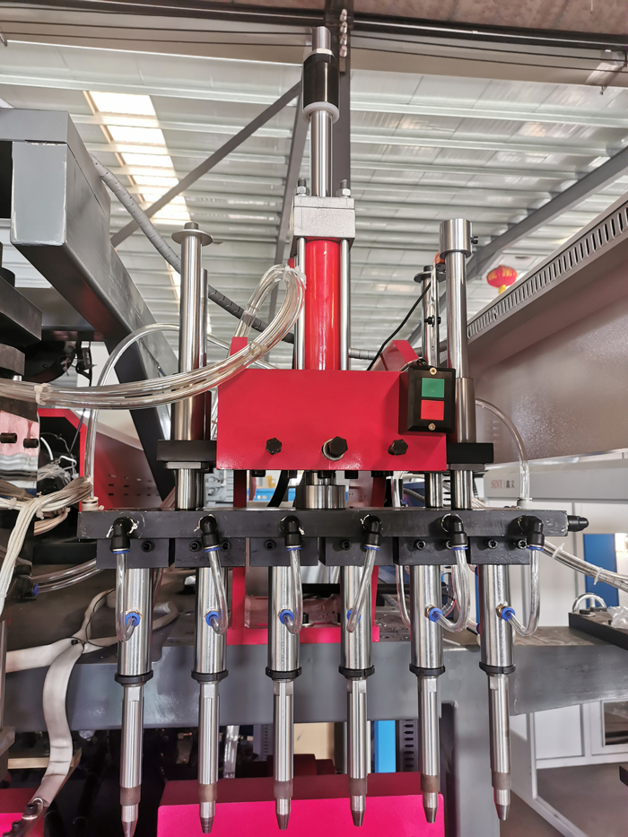 Пример бразильского заказчика: полностью автоматическая машина с 4 полостями